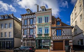 Maison De Ville En Bord De Seine A La Bouille