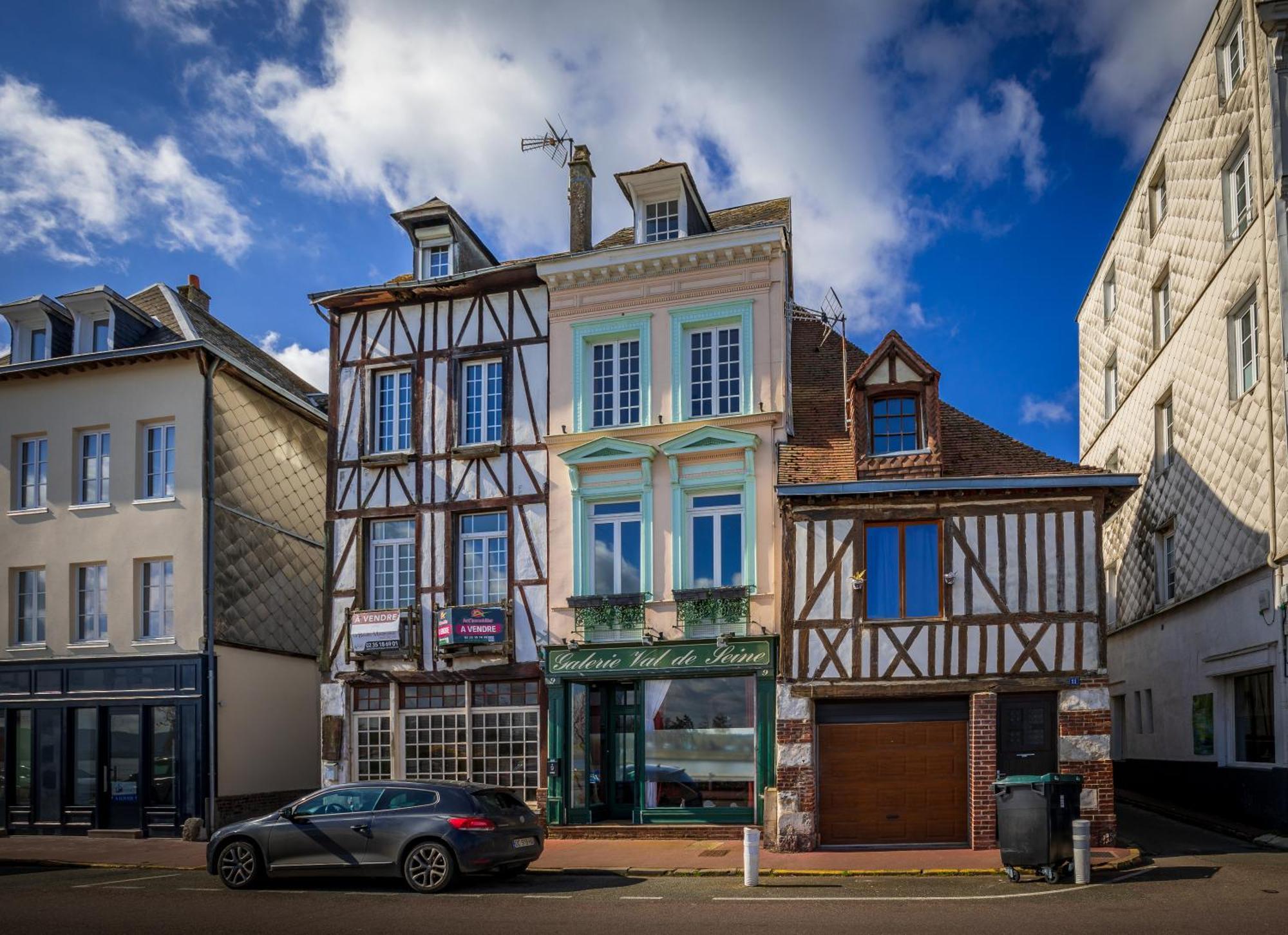 Maison De Ville En Bord De Seine A La Bouille Extérieur photo